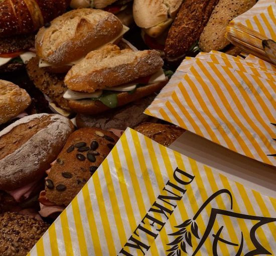 Unsere Dinkelsemmeln und unsere Umweltfreundlichen Papiertüten